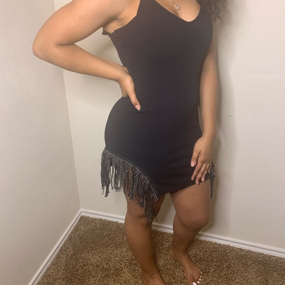 Black dress - Picture 3 of 4